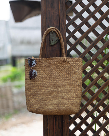 https://basketly.co.za/products/ally-hand-woven-shopping-bag