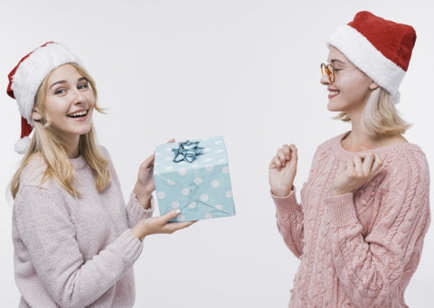 CHRISTMAS GIFT ETIQUETTE - YOUR QUESTONS ANSWERED