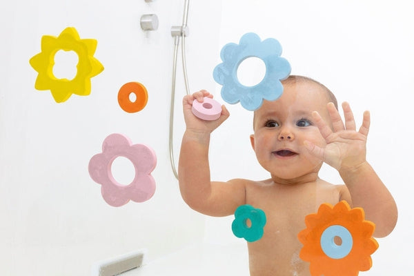 A Quel Age Proposer Des Jouets Et Livres Pour Le Bain Bebes Et Enfants Graffiti