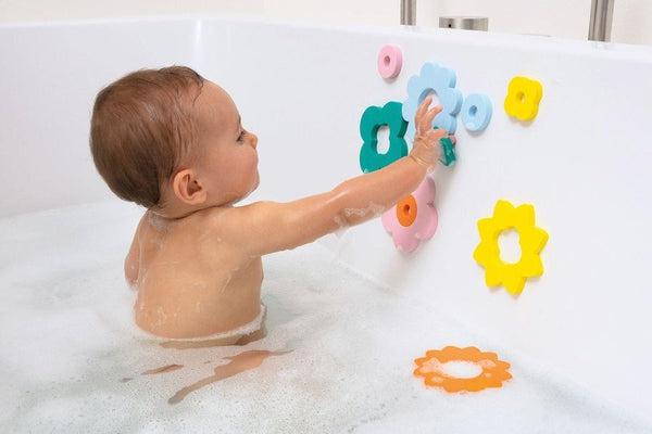 A Quel Age Proposer Des Jouets Et Livres Pour Le Bain Bebes Et Enfants Graffiti