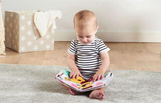 A partir de quel âge un bébé s'intéresse aux livres ? – GRAFFITI