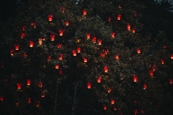 Using lanterns as fireworks alternatives