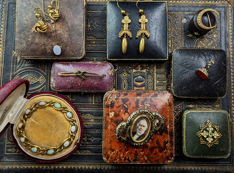 A collection of antique jewellery