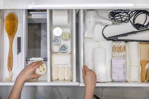 Organizing a drawer