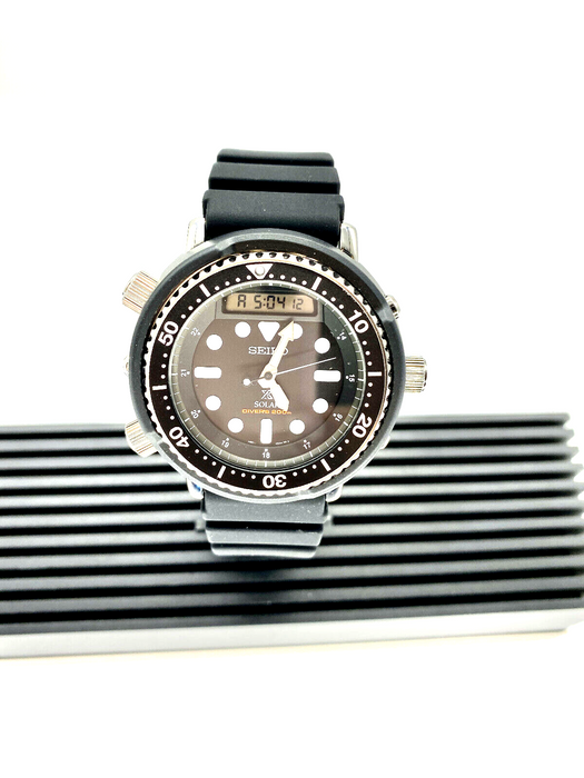 Seiko Prospex Solar Hybrid Divers Black Dial 200M Men's Watch SNJ025 — The  luxury direct