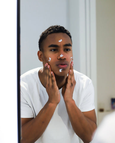 Sensitive skin in african american - Men reduce razor bumps, men's razor irritation, reduce razor burn with curly hair, reduce ingrown hairs when shaving