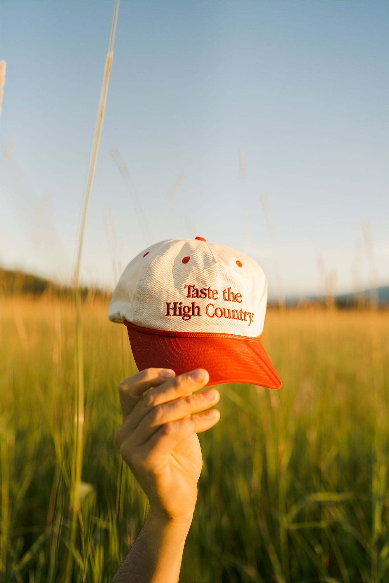 SEAGER X COORS BANQUET HIGH COUNTRY SNAPBACK WHITE/RED