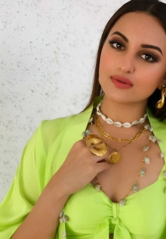 Sonakshi Sinha in choker