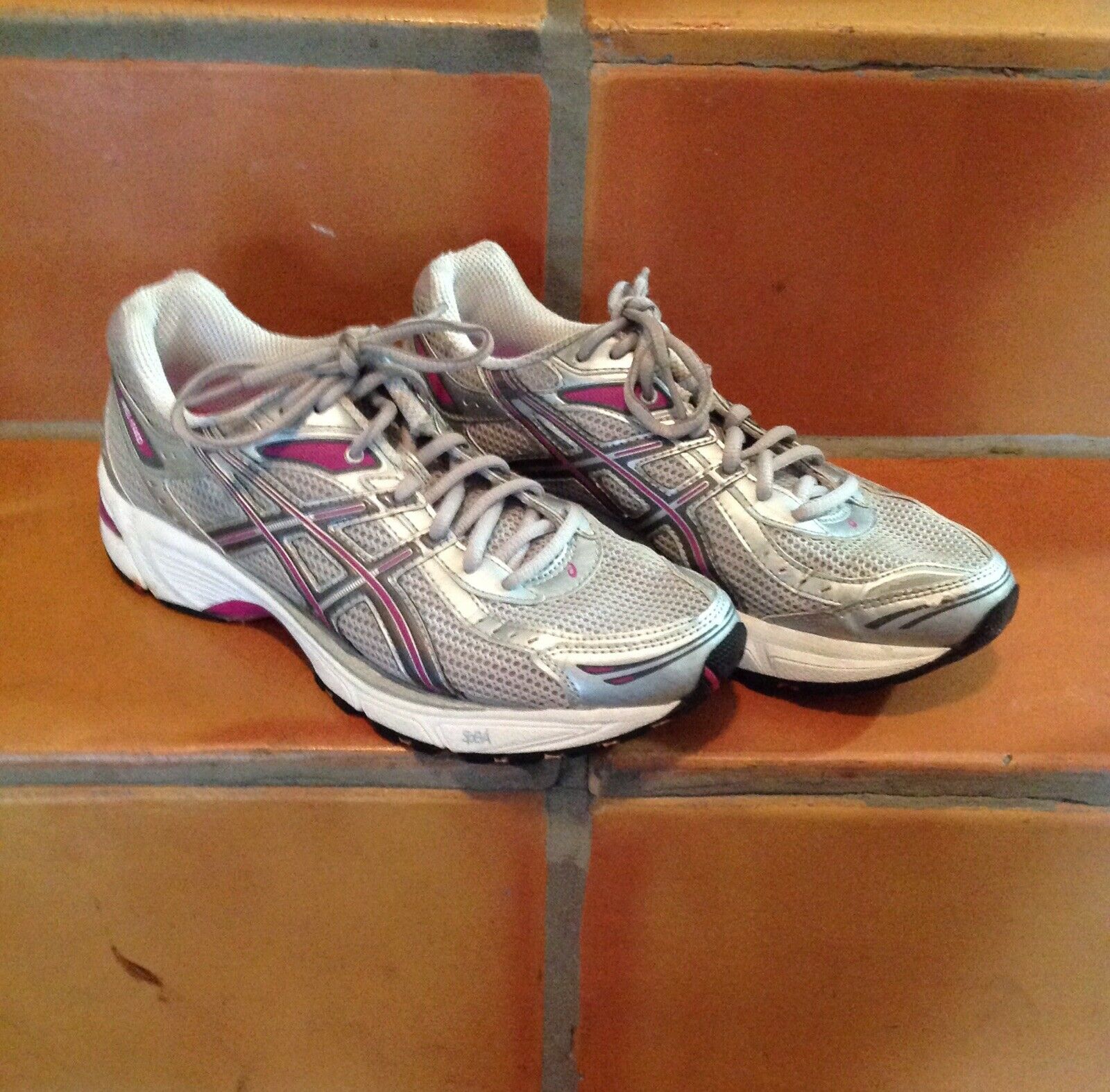 asics silver running shoes