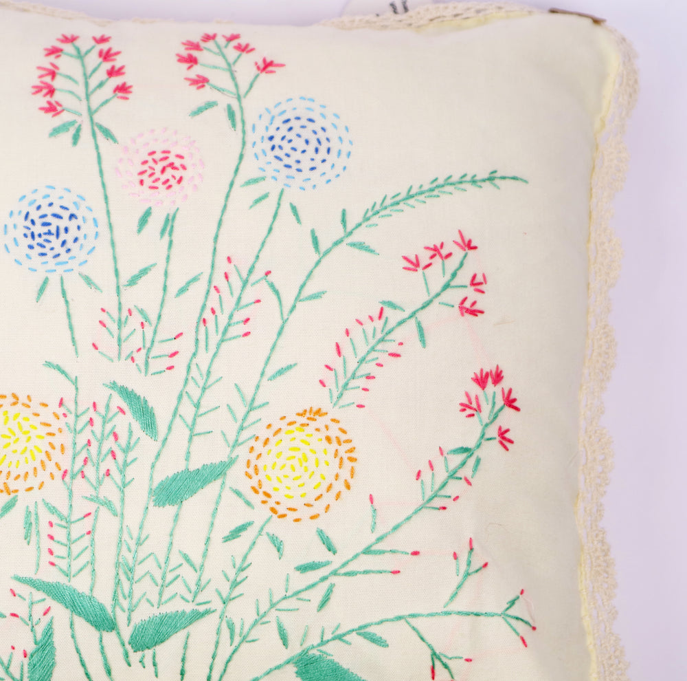 Hand Embroidery Cushion Cover With Floral Pattern – Baydar.Co