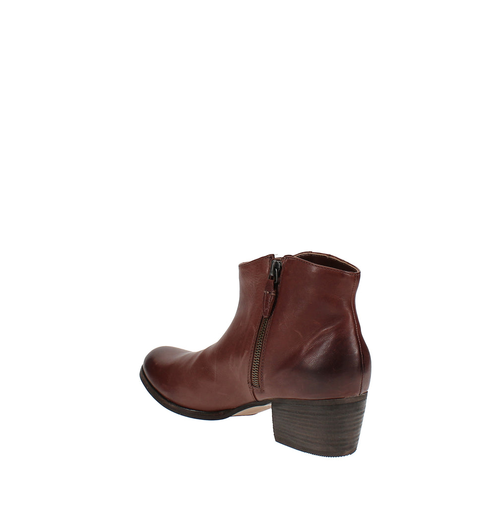 Yieldings Discount Shoes Store's Maypearl Fawn Boots by Clarks in Mahogany