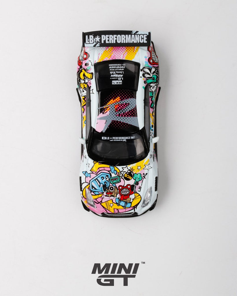 MINI GT 1/64 GT-R R35 LBWK Kuma Graffiti｜ミニカー www