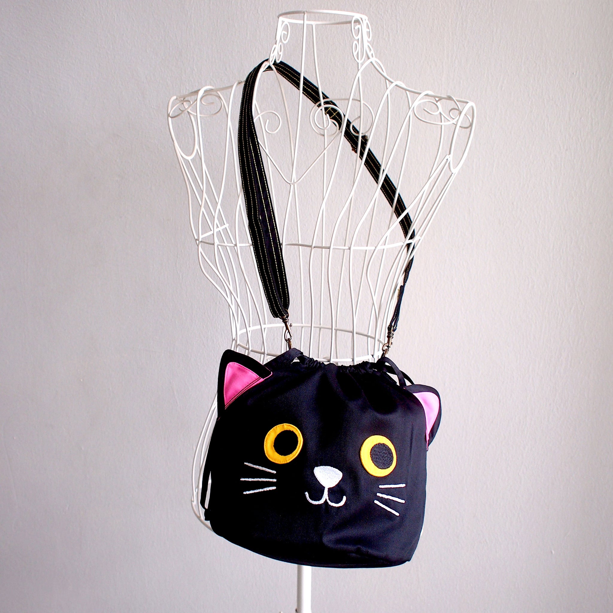 bucket sling bag