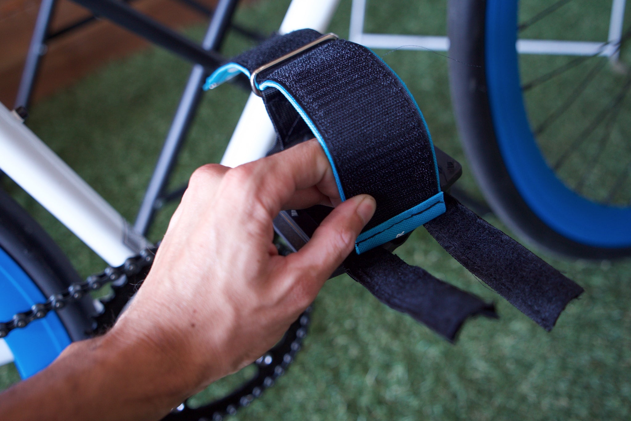 How to Install Footstraps – Pure Cycles