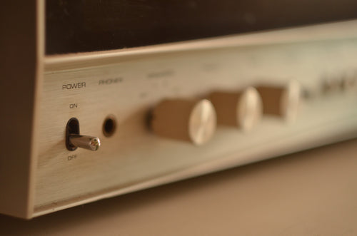 av receiver settings and knobs