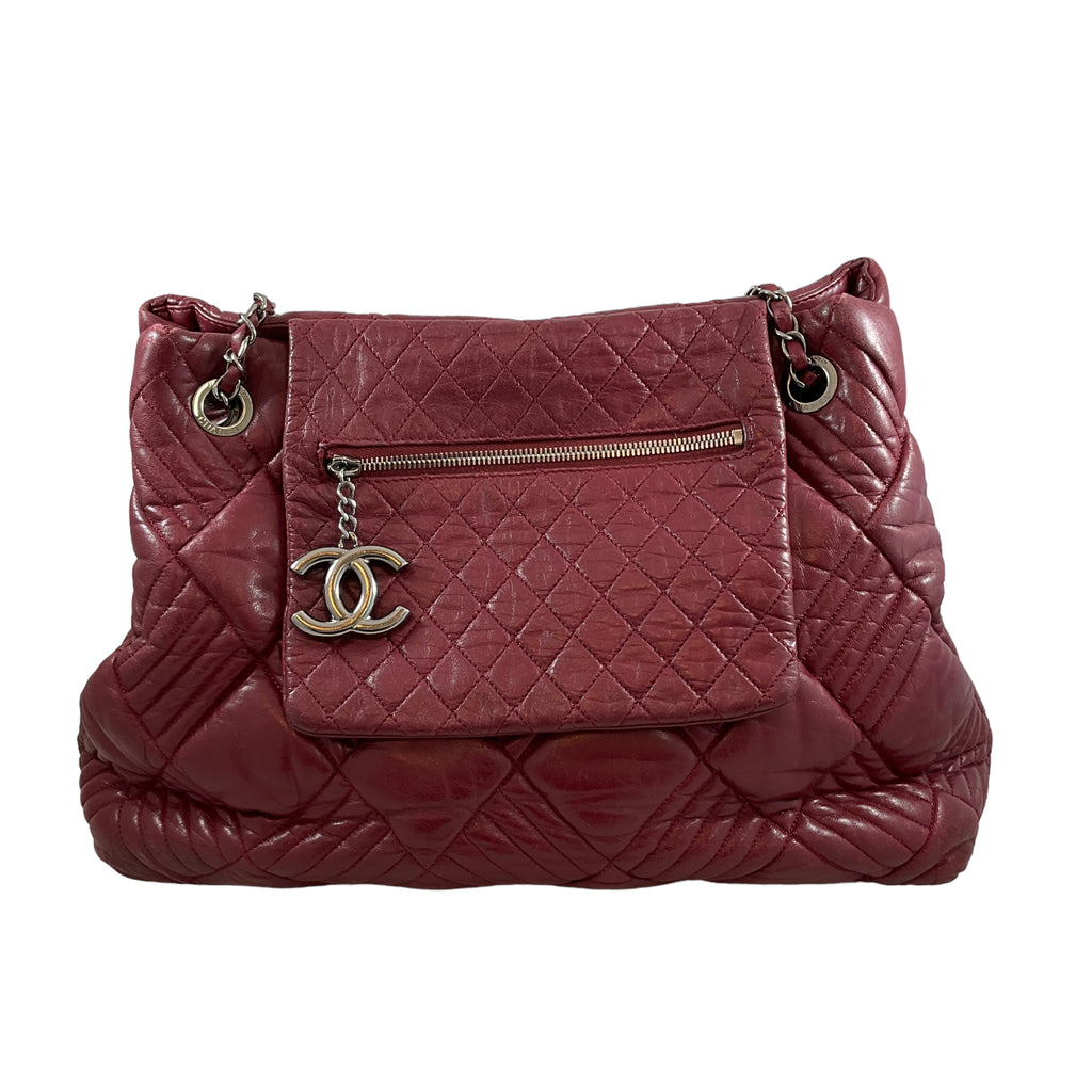 CHANEL HOBO HANDBAG IN BLACK QUILTED LEATHER LOGO CC QUILTED BAG PURSE  ref.517750 - Joli Closet