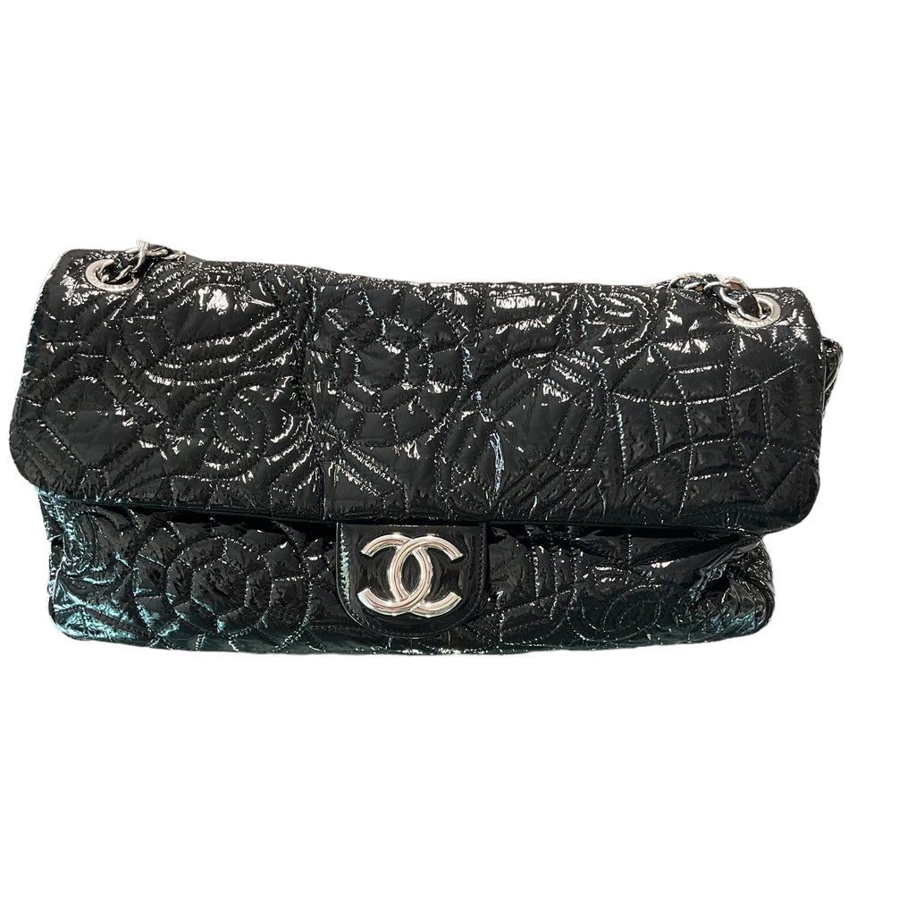 Hobo handbag, Lambskin & gold-tone metal, green — Fashion | CHANEL