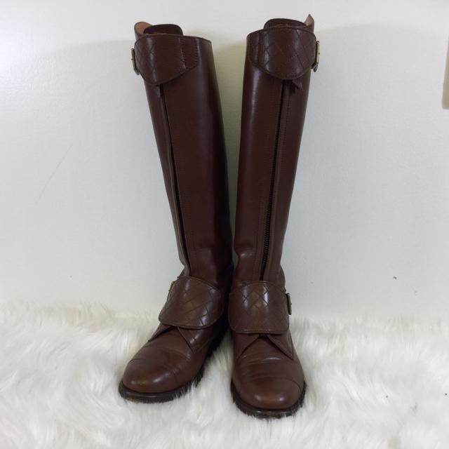 Chanel Mid-Thigh Leather Boots. Size 37.5 – Chic To Chic Consignment