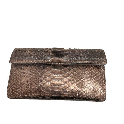 Louis Vuitton Taiga Baikal – Chic Boutique Consignments