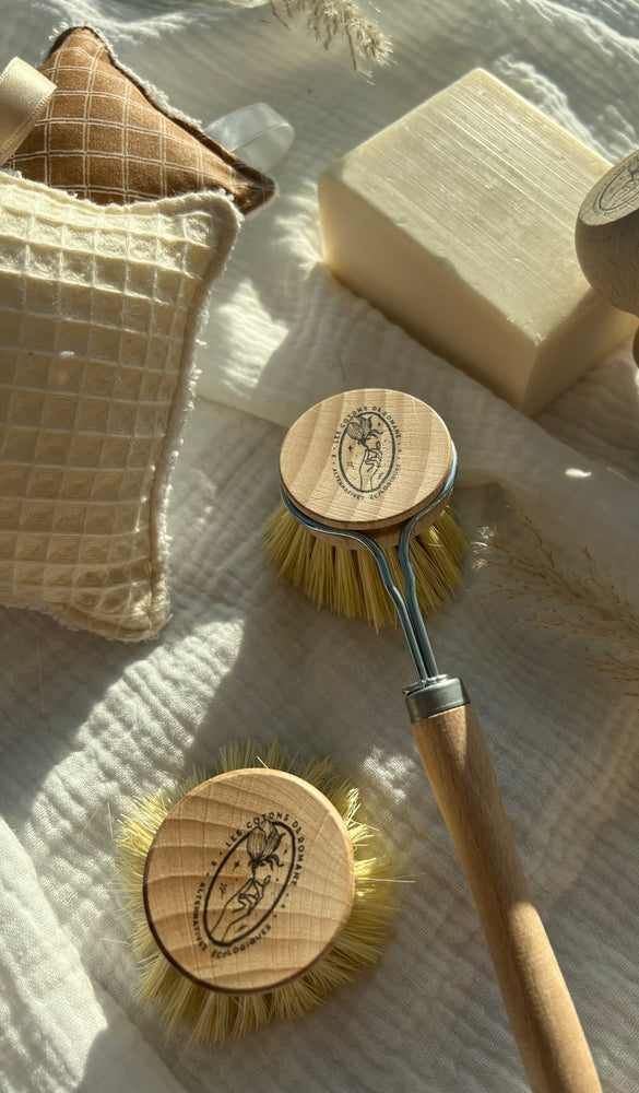 Brosse vaisselle ergonomique pour casserole - La Renarde