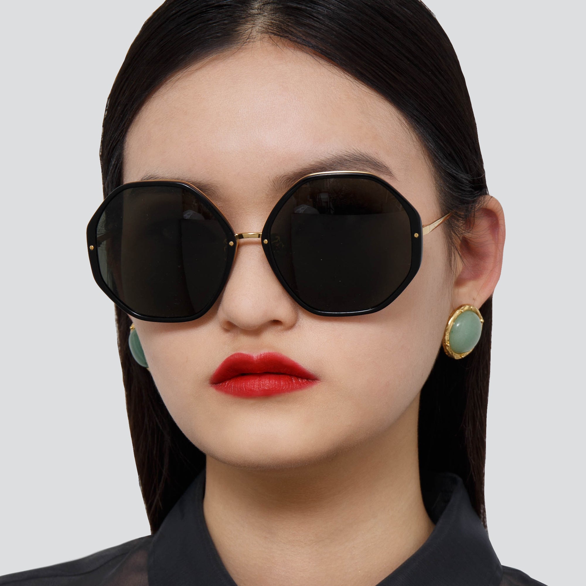 The Alona Oversized Sunglasses in Black Frame (C29)