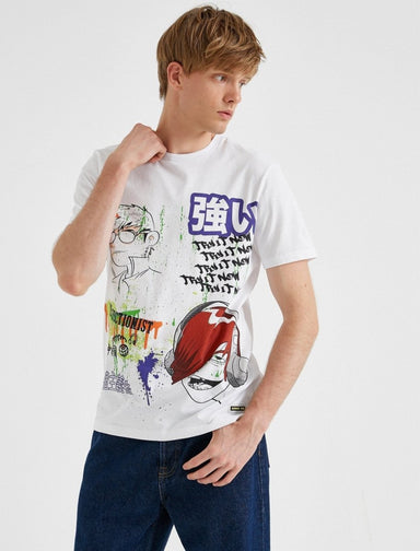 Oversize Japanese Anime Faces Usolo White in Outfitters - T-shirt