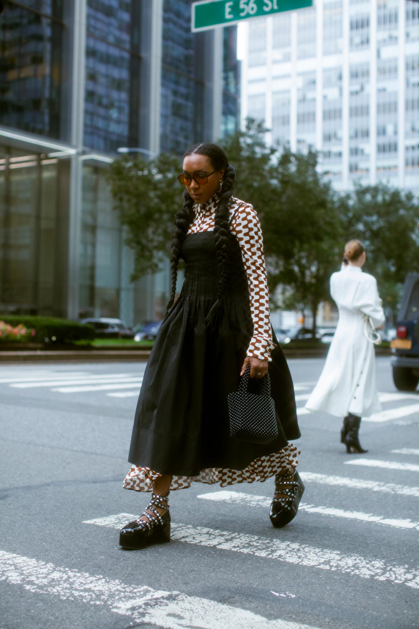 30 Outfits That'll Inspire You to Ditch Your Bra for Good  Nyfw street  style, Cool street fashion, Street style chic