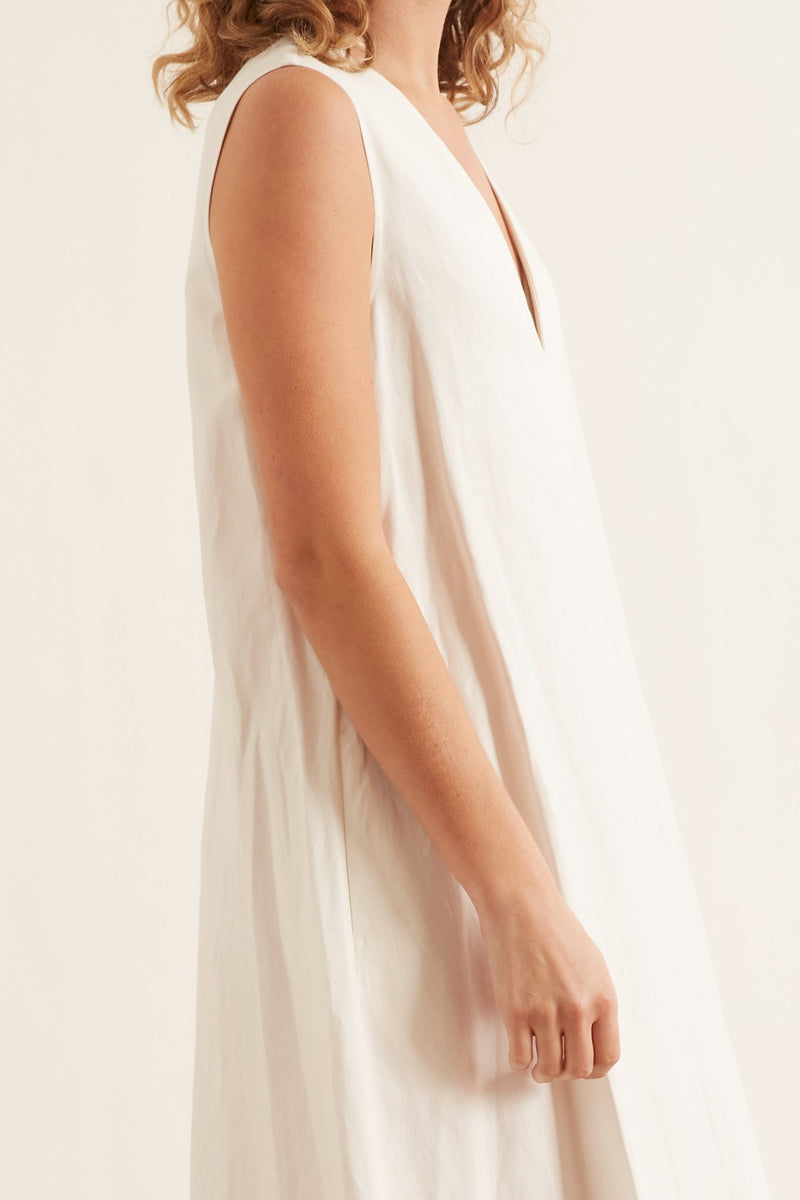 sleeveless v neck maxi dress