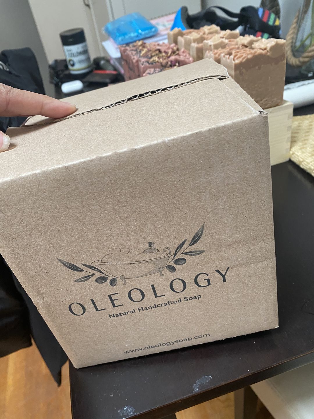 oloeology shipping box