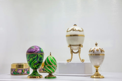 russian-jewelry-souvenir-easter-eggs-copy-faberge