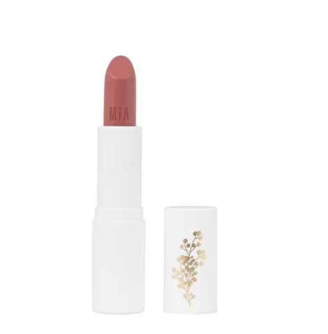 Labial nude