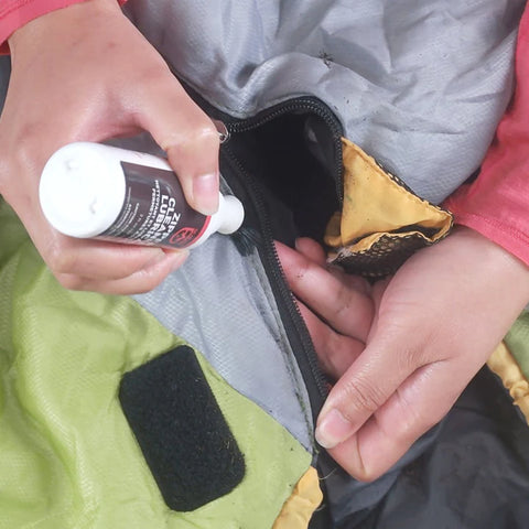 Gear Aid Zip Cleaner + Lubricant 60ml in use