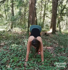 Uttanasana mit Seil Iyengar