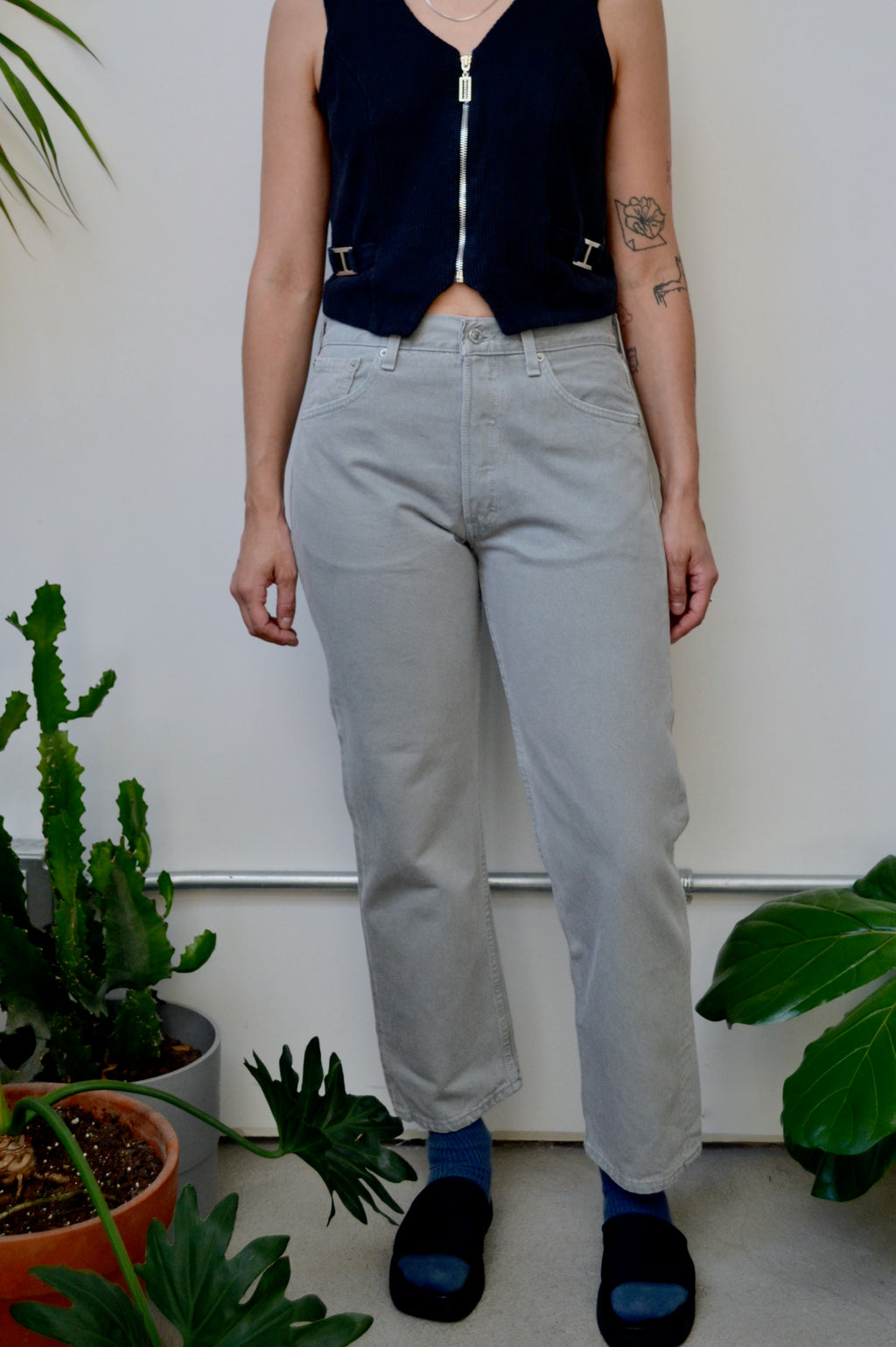 Blue Denim Guess Mom Jeans – Community Thrift and Vintage