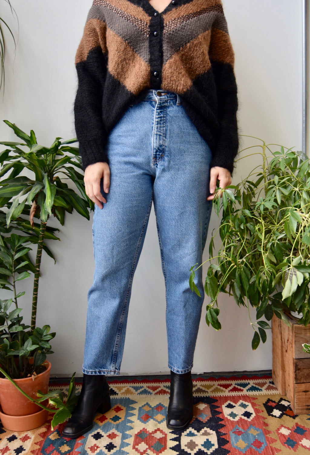 Blue Denim Guess Mom Jeans – Community Thrift and Vintage