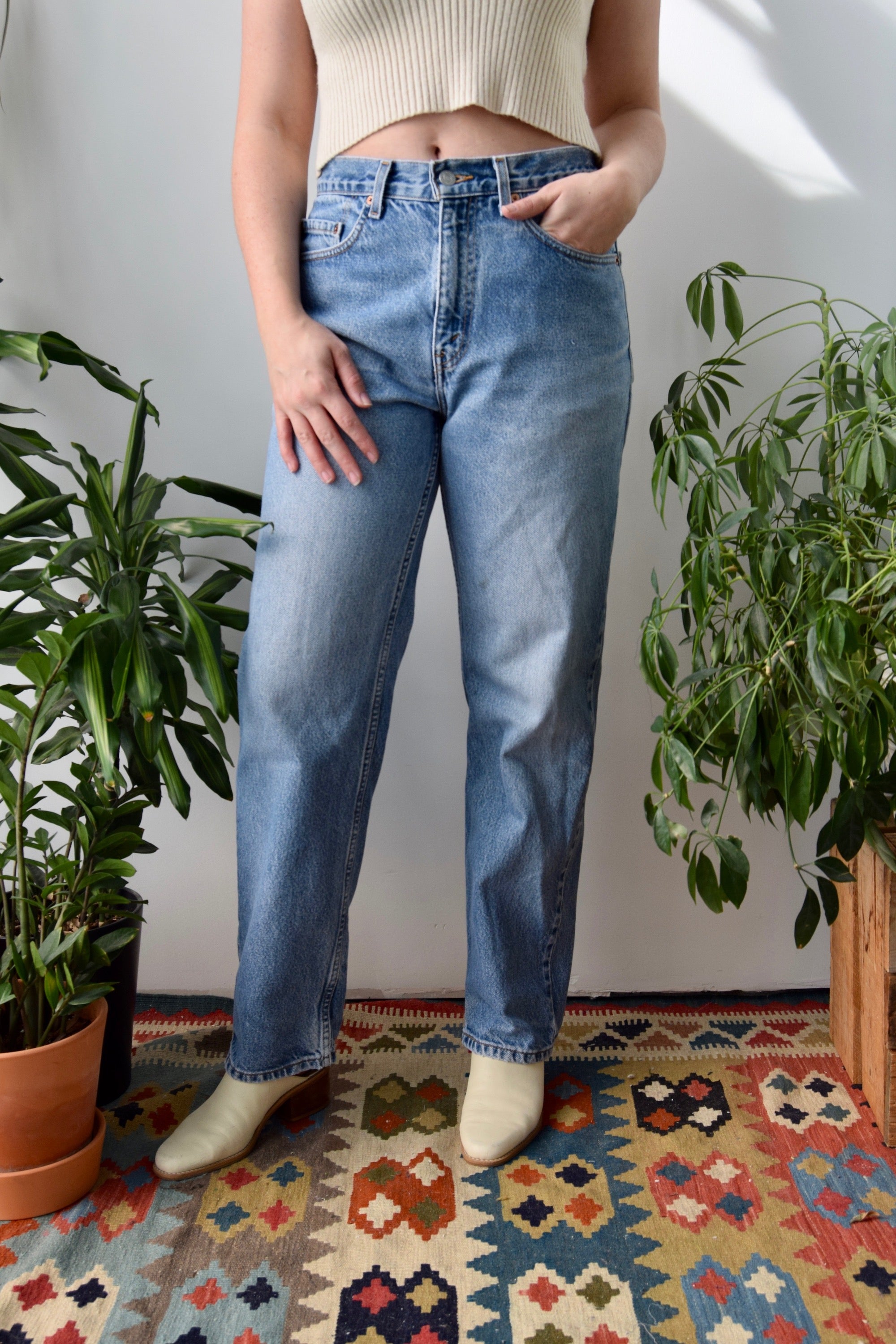 Levi's 550 Relaxed Fit Jeans – Community Thrift and Vintage