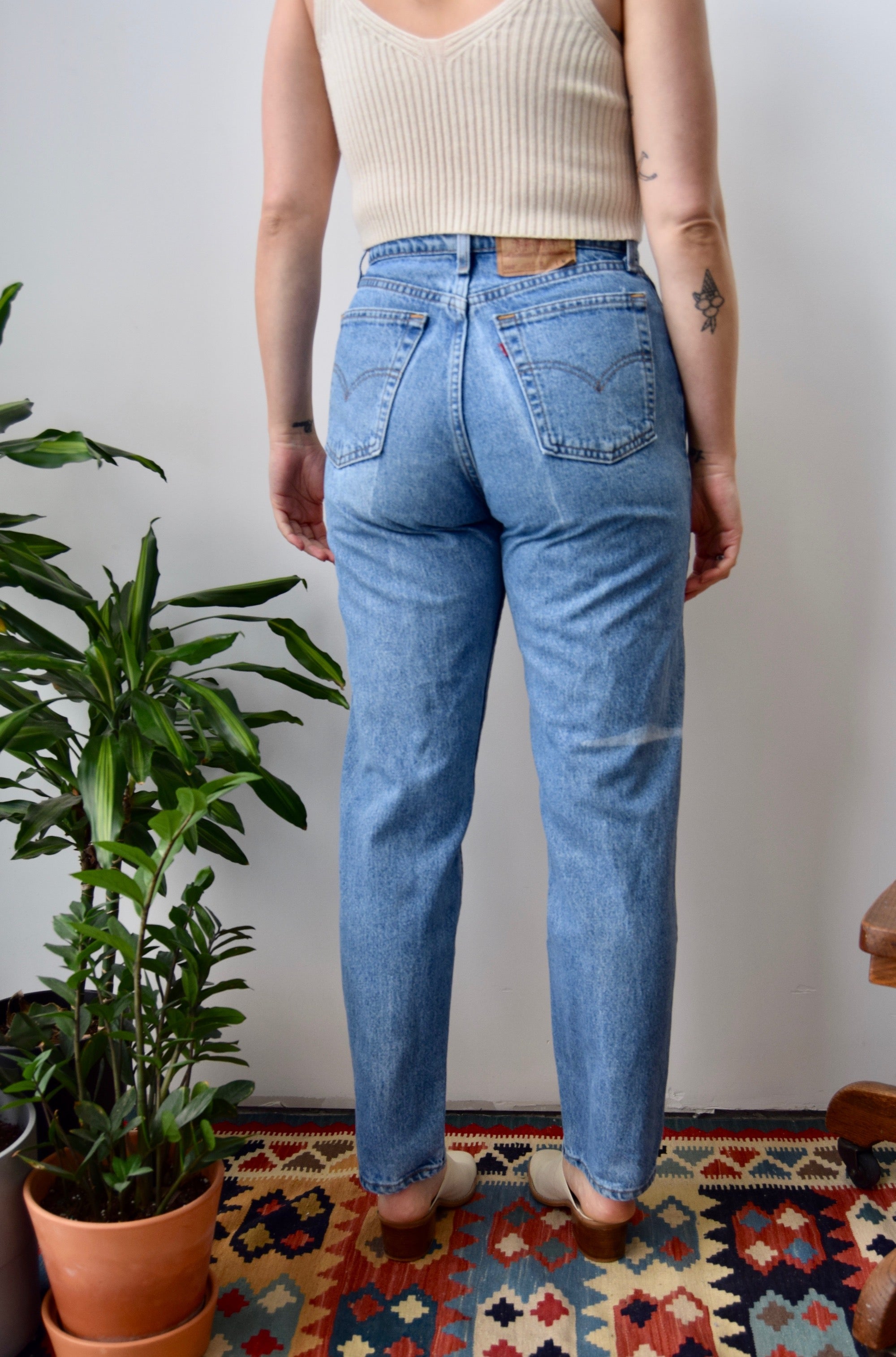 Levis 560 Straight Leg Jeans – Community Thrift and Vintage