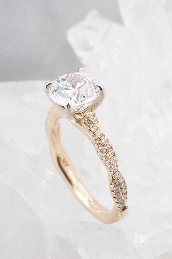 Round Diamond with Twisted Pave Band