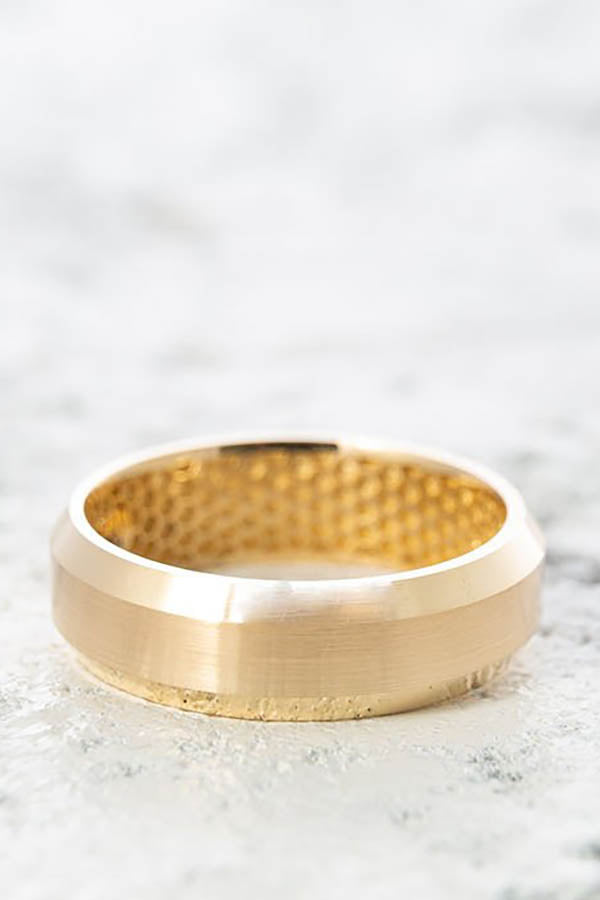 Beveled Wedding Band with Inner Honeycomb (6mm)