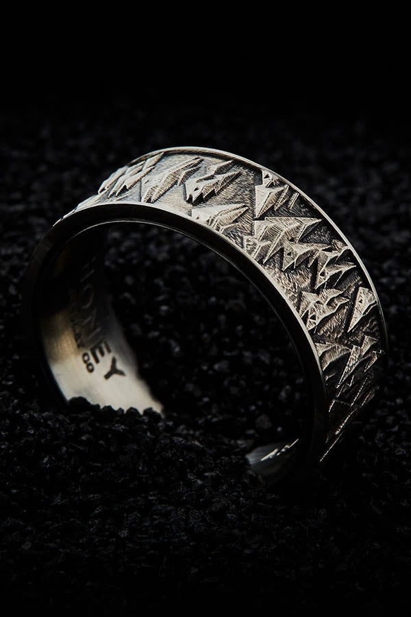 Trigon Wedding Band (8.5mm)