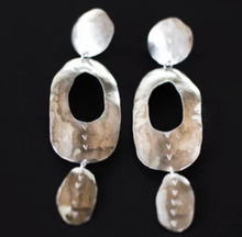 Load image into Gallery viewer, Mollusc Earrings