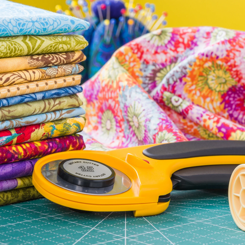 rotary cutter and mat for quilting