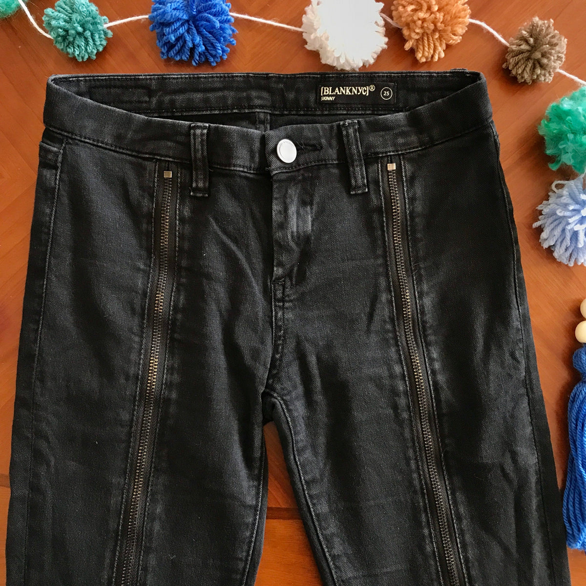 black frayed jeans