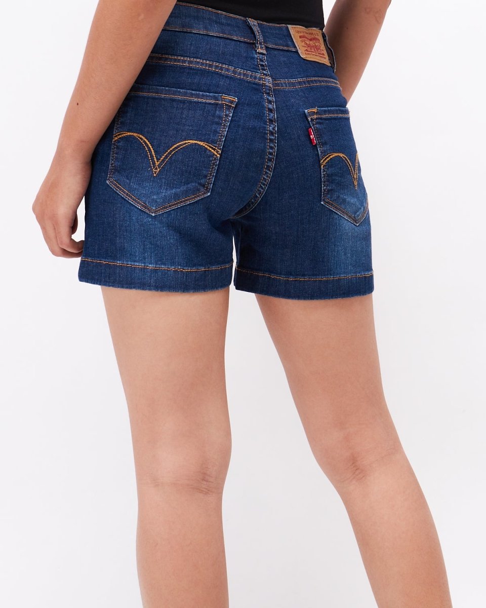 Pin by MRM on Fashion  Denim women, Jeans for short women, Jean short  outfits