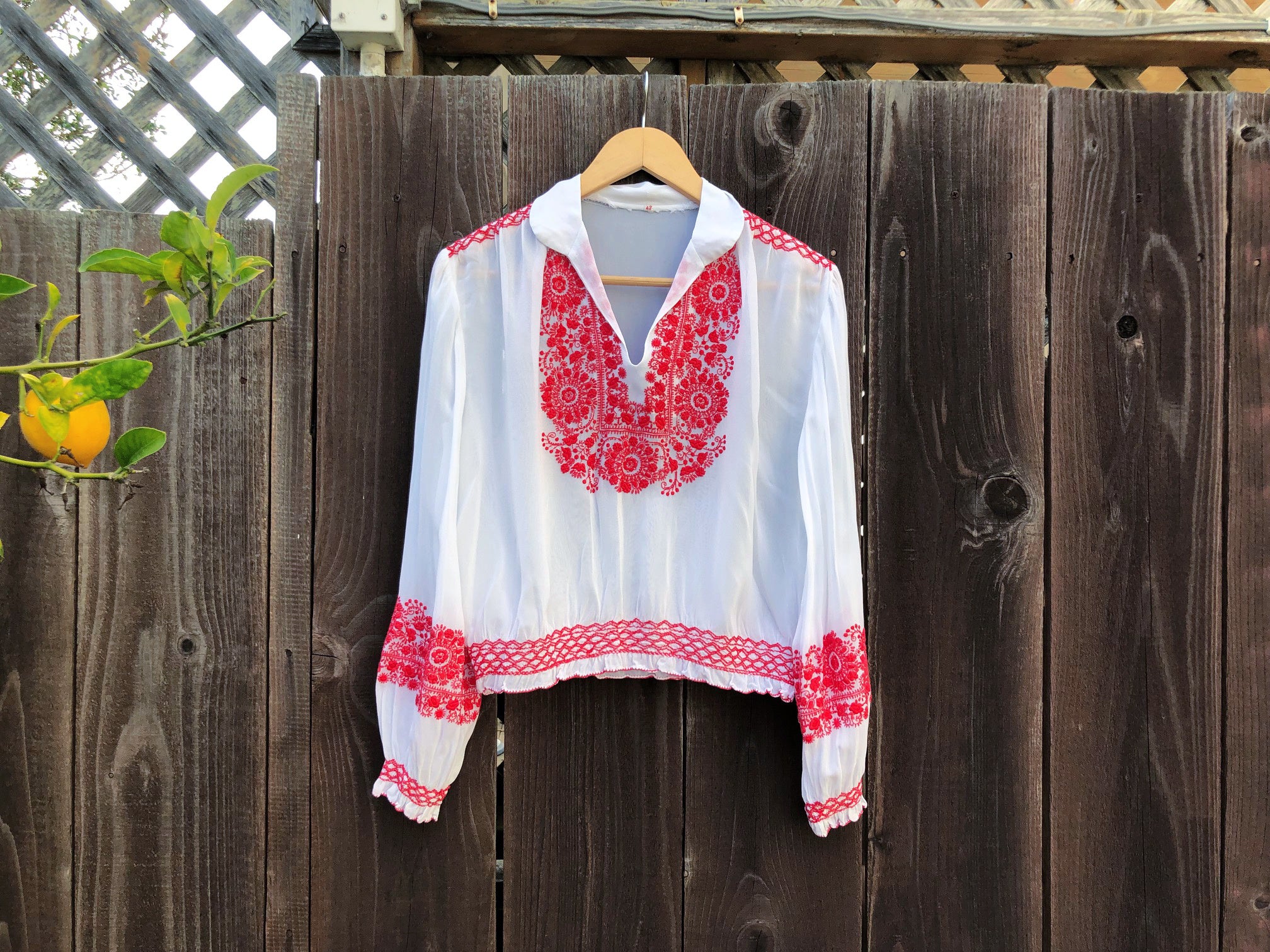 slepen Vergelding erven 1940s embroidered blouse . vintage 40s top . size m/l to l – bluefennel