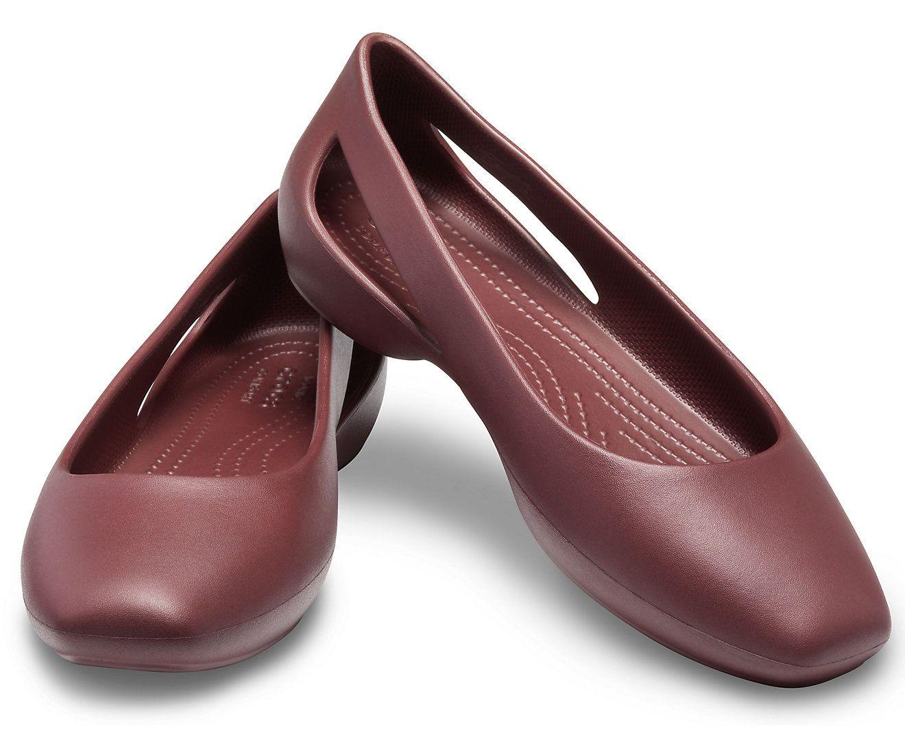 crocs burgundy