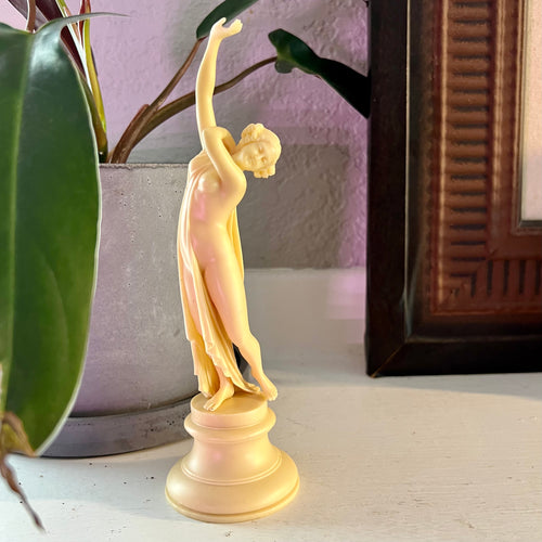 Ode to a Grecian Girl Statue
