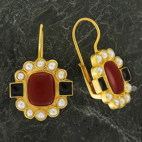 Queen Elinor Carnelian, Onyx and Pearl Earrings