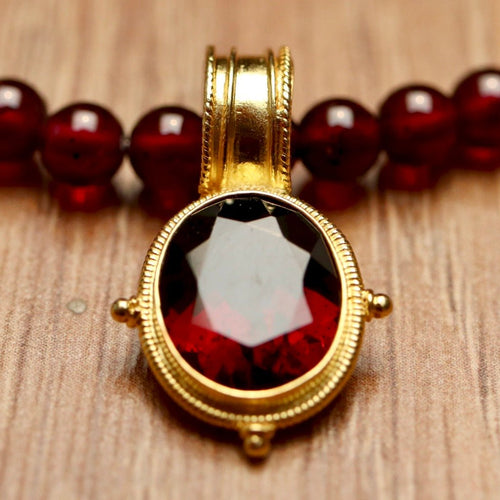 Violetta Garnet Necklace