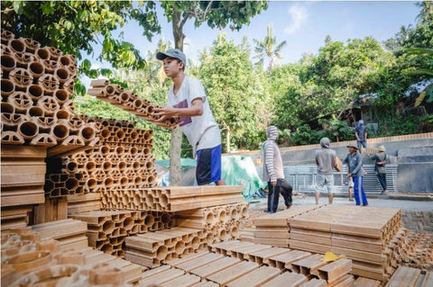 Rebuild all the schools (200) that were destroyed by the 2018 earthquakes on Lombok using Eco-Blocks. 
